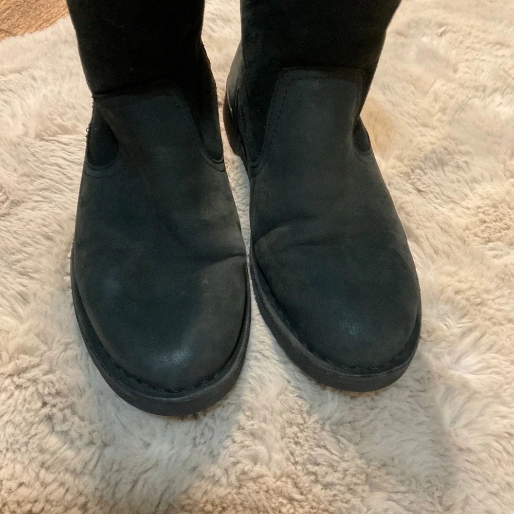 UGG‎ Booties Size 7 Black Naiyah Suede Tie Back Sterling Womens